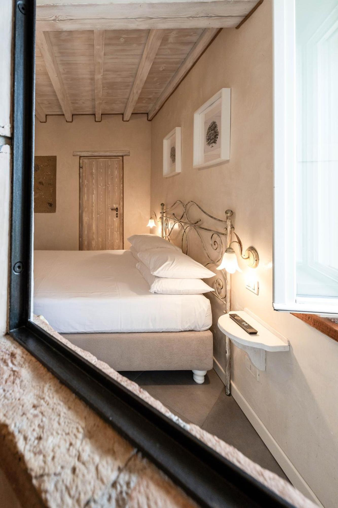 Casal Del Pigno Bed and Breakfast Peschiera del Garda Eksteriør billede