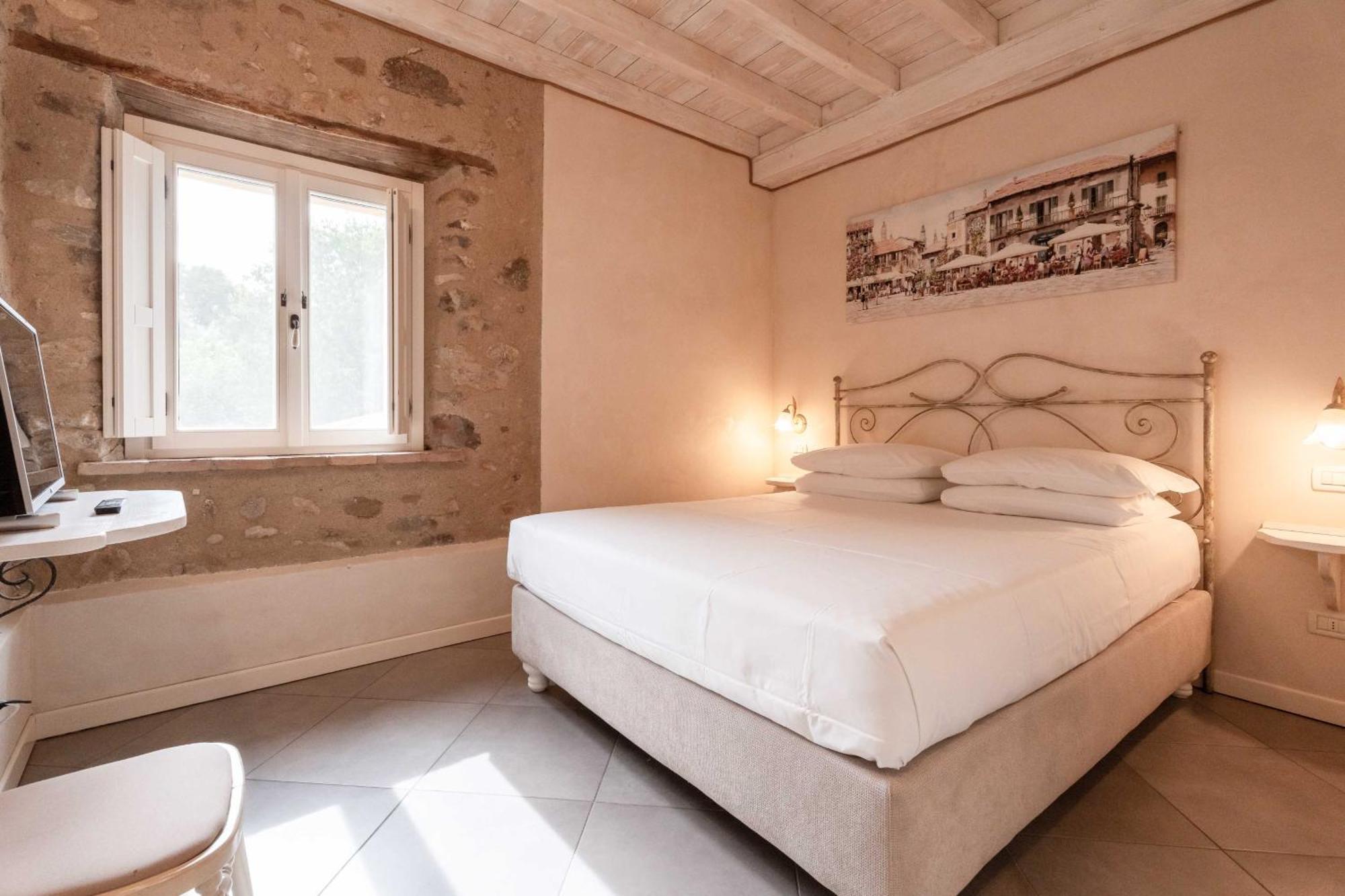Casal Del Pigno Bed and Breakfast Peschiera del Garda Eksteriør billede